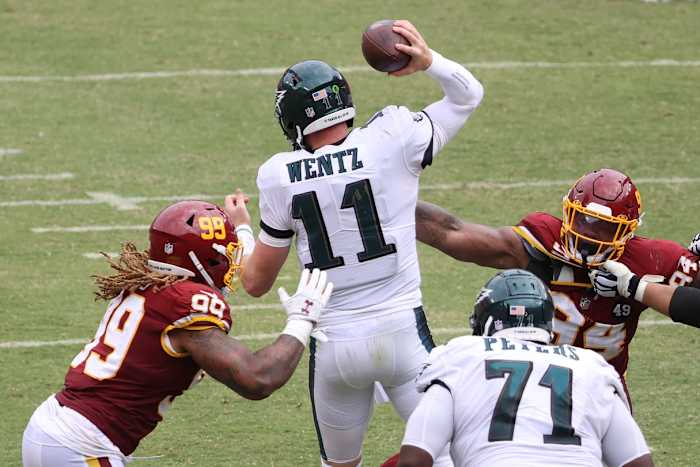 Chase Young Daron Payne Harass Wentz © Geoff Burke -USA TODAY Sports
